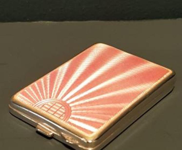 Silver and Pink Sunburst Engine Turned Ladies Matchbook Holder - Image 1