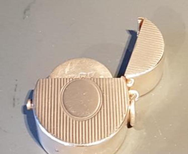 Unusual Victorian Patent Sovereign Box - Image 5