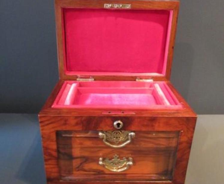 Mid Victorian Figured Walnut Fall Front Jewellery Box - Image 1