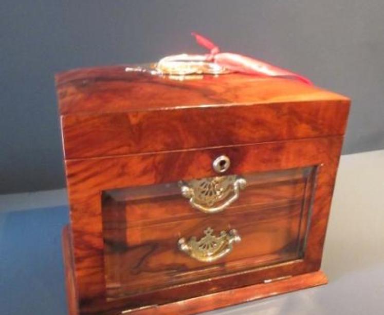 Mid Victorian Figured Walnut Fall Front Jewellery Box - Image 7