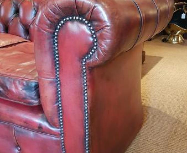 Original 1920's Red Hide Chesterfield Sofa  - Image 3
