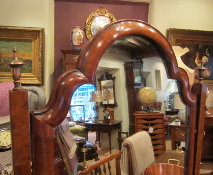 Fine George I Period Walnut Bureau Toilet Mirror - Image 3