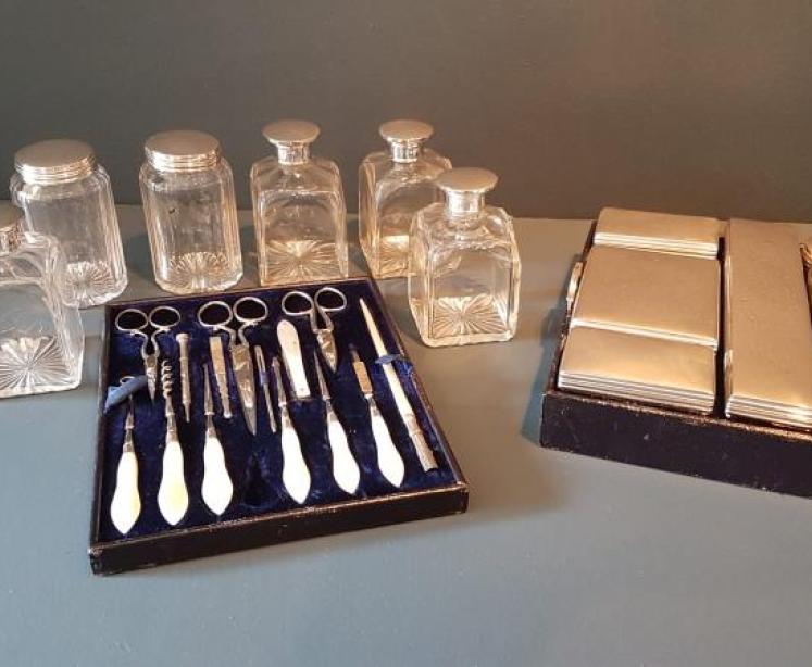 Superb Victorian Walnut and Silver Travelling Box - Image 4