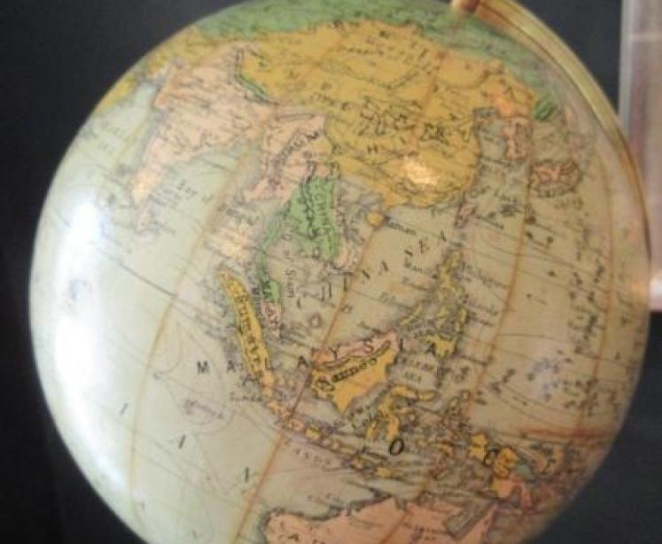 1920's 8" Papier Mache Terrestrial Globe - Image 4