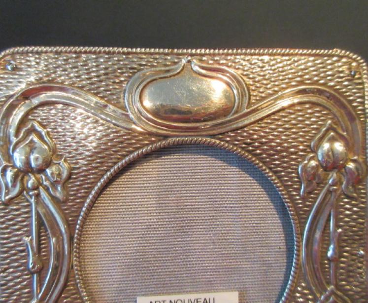 Art Nouveau Silver Flower Decoration Photo Frame - Image 3