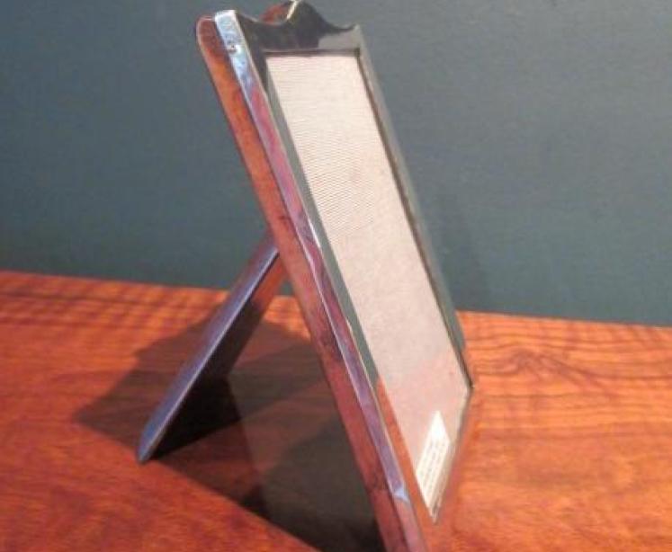 George V Period Silver Shaped Top Photo Frame - Image 5
