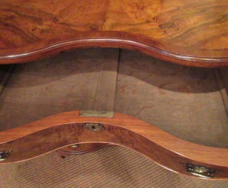 Antique Figured Walnut Serpentine Chest of Drawers - Image 7