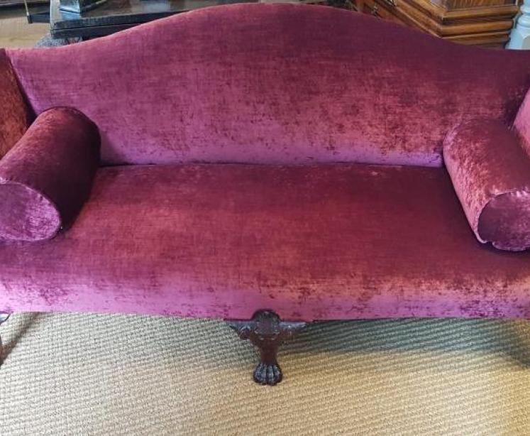 Superb Victorian Mahogany Carved Foot Sofa - Image 1