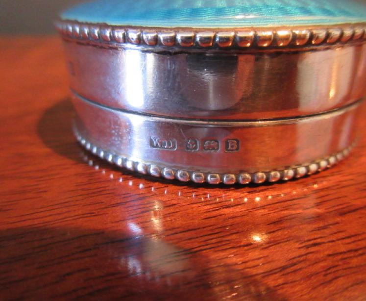 George V Period Silver & Turquoise Enamel Trinket Box  - Image 3