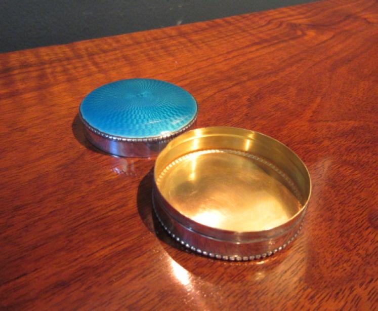 George V Period Silver & Turquoise Enamel Trinket Box  - Image 4