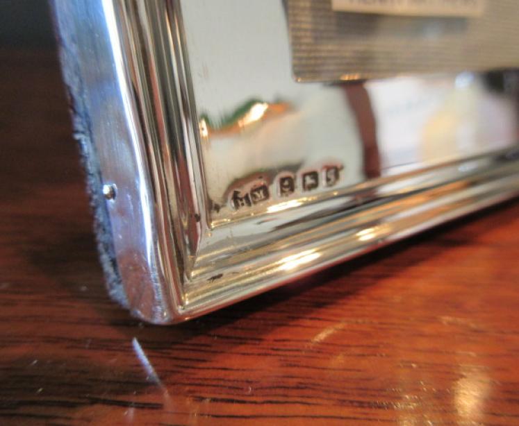 Large George V Period Silver Moulded Edge Photo Frame - Image 3
