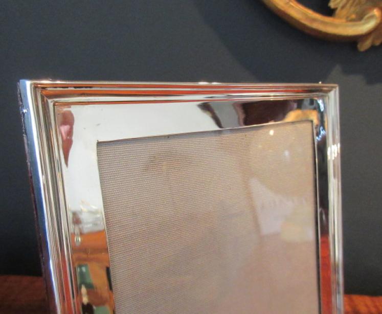 Large George V Period Silver Moulded Edge Photo Frame - Image 4