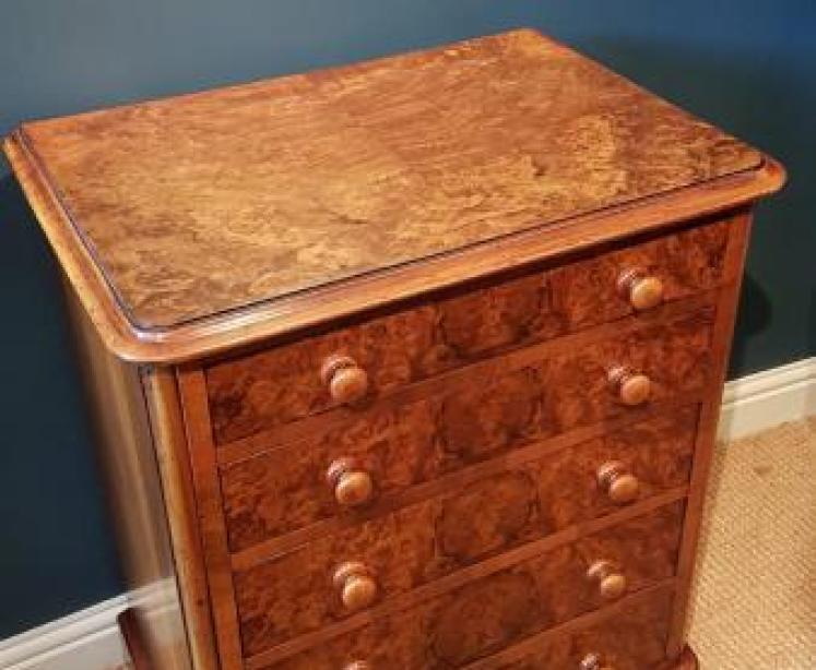 Small Mid Victorian Burr Walnut Chest of Drawers - Image 3