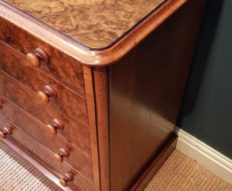 Small Mid Victorian Burr Walnut Chest of Drawers - Image 4