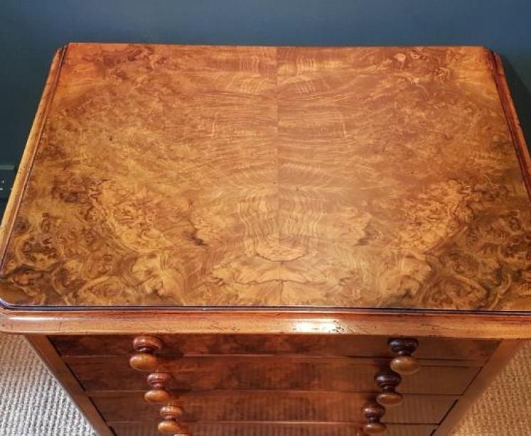 Small Mid Victorian Burr Walnut Chest of Drawers - Image 5