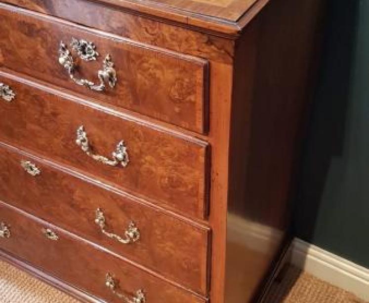 Superb Quality Victorian Burr Walnut Chest of Drawers - Image 5
