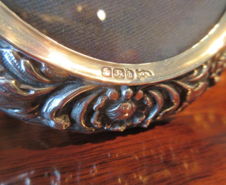 Victorian Silver Decorative Surround Photo Frame - Image 4