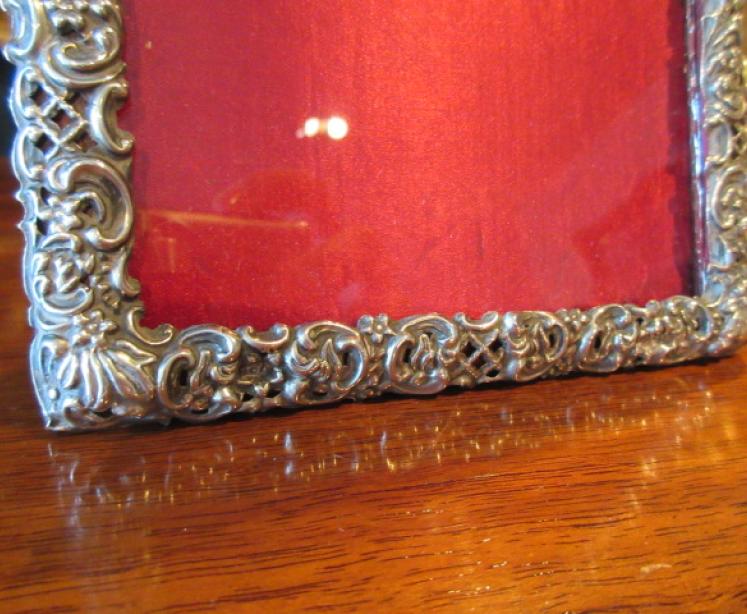 Victorian Silver Decorative Photo Frame - Image 4