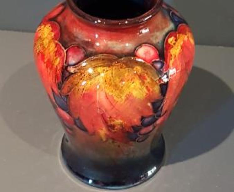 Superb Moorcroft Autumn Leaves and Berries Flambe Vase - Image 2