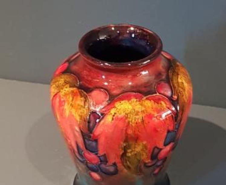Superb Moorcroft Autumn Leaves and Berries Flambe Vase - Image 5