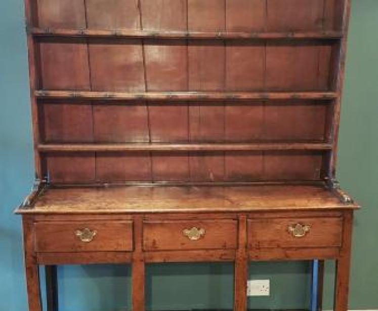 Superb Antique George II Period Oak Open Pot Board Dresser - Image 1