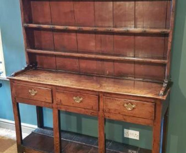 Superb Antique George II Period Oak Open Pot Board Dresser - Image 2