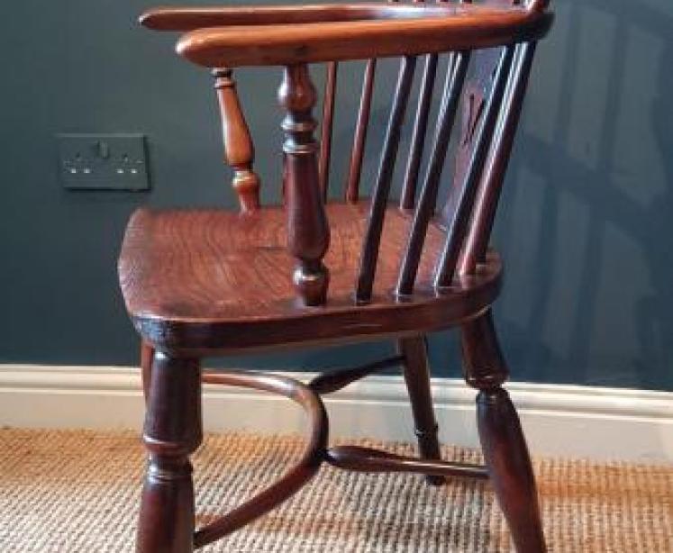 Early Victorian Yew Wood Low Back Windsor Chair - Image 2