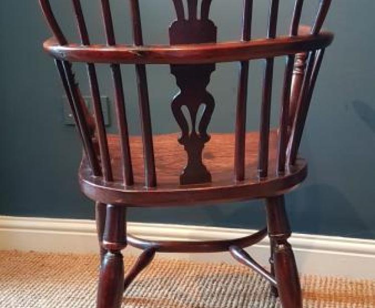 Early Victorian Yew Wood Low Back Windsor Chair - Image 3