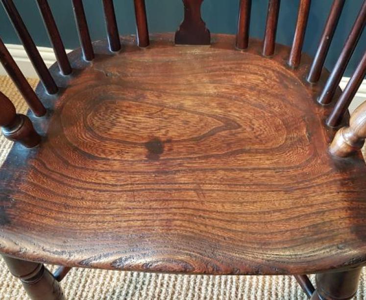 Early Victorian Yew Wood Low Back Windsor Chair - Image 4