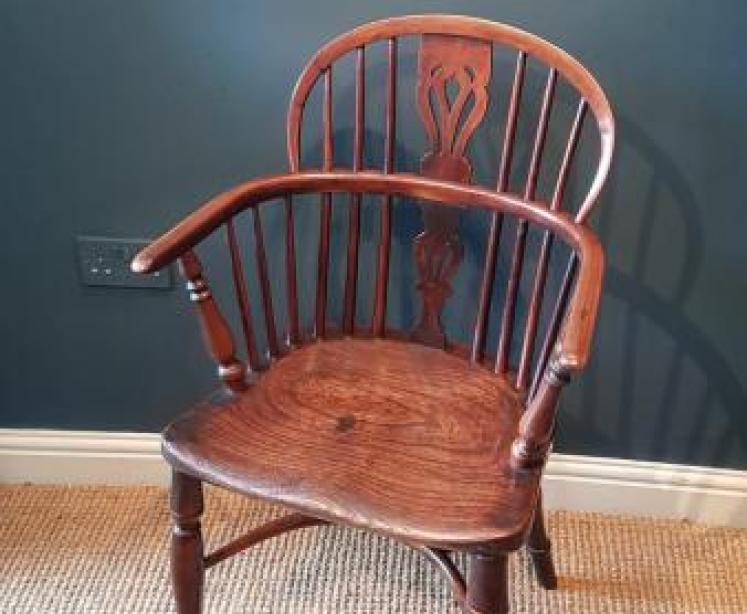 Early Victorian Yew Wood Low Back Windsor Chair - Image 7