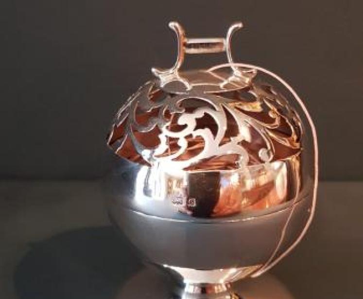 Superb Edwardian Silver String Box - Image 1