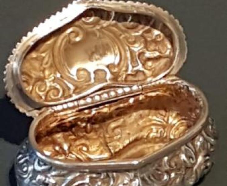 Victorian Silver Heart Shaped Pill Box - Image 2