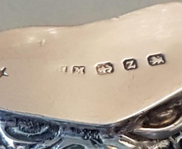 Victorian Silver Heart Shaped Pill Box - Image 4