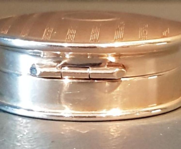 Engine Turned Silver Pill Box - Image 4
