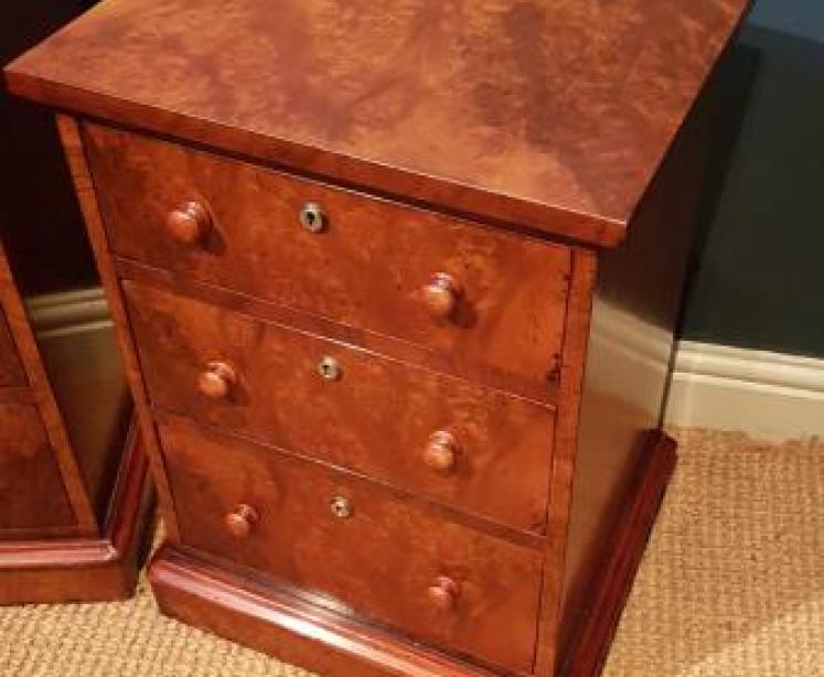 Matching Pair of Antique Victorian Burr Walnut Bedside Chests - Image 5