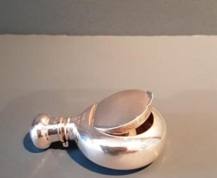 Chester Silver Snuff and Smelling Salts Bottle - Image 2