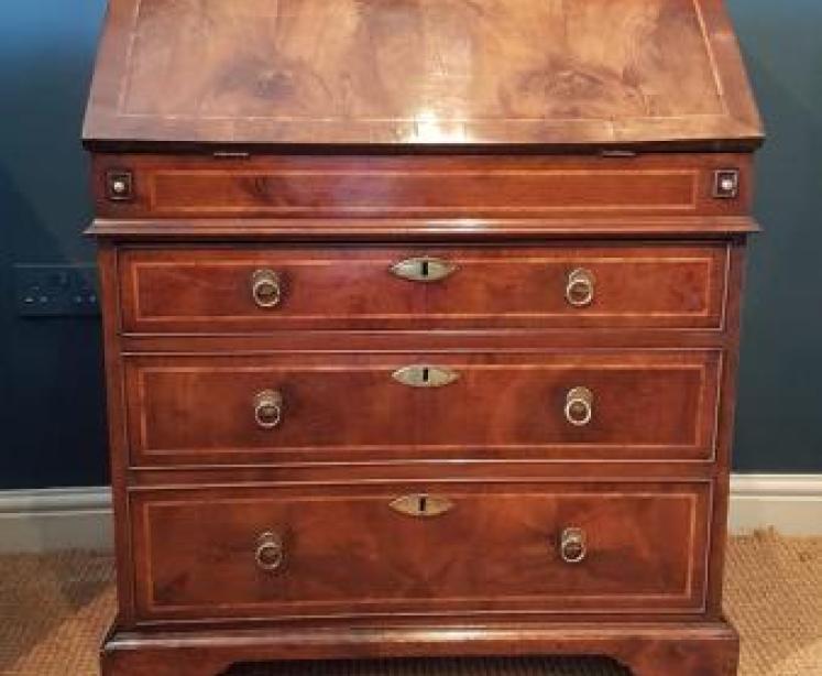 Superb George II Yew Wood Bureau - Image 1