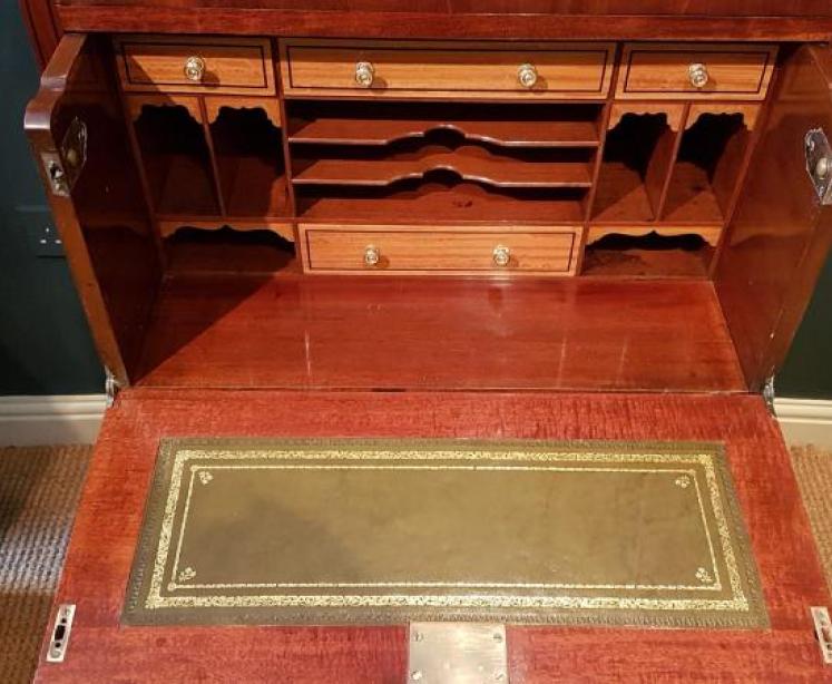 Fine Quality Victorian Mahogany Secretaire Tallboy Chest - Image 6