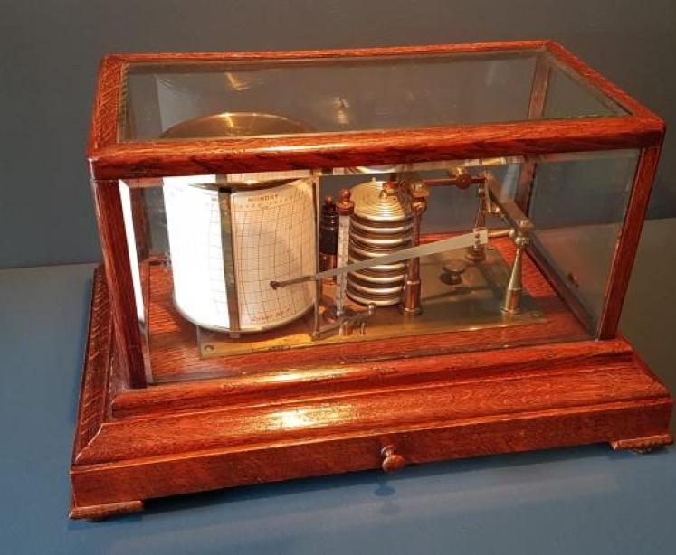 Late Victorian Oak Cased Negretti and Zambra Barograph - Image 2