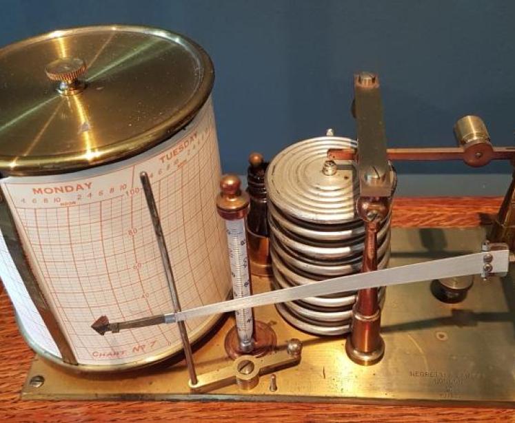 Late Victorian Oak Cased Negretti and Zambra Barograph - Image 4
