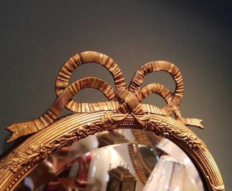 Pair of Victorian Gilt Oval Mirrors - Image 3