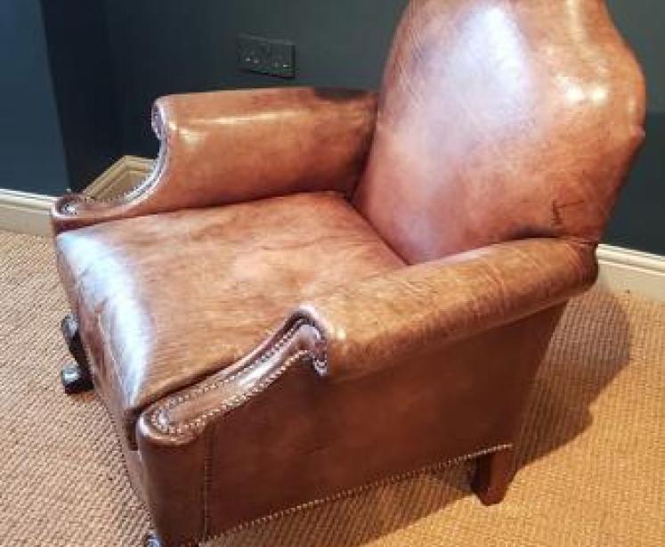 Superb Pair of Antique Edwardian Leather Easy Chairs - Image 3