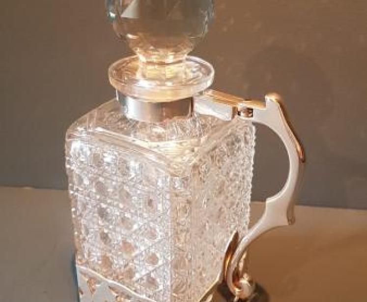 Cut Crystal Decanter in Silver Plated Pouring Mount  - Image 5