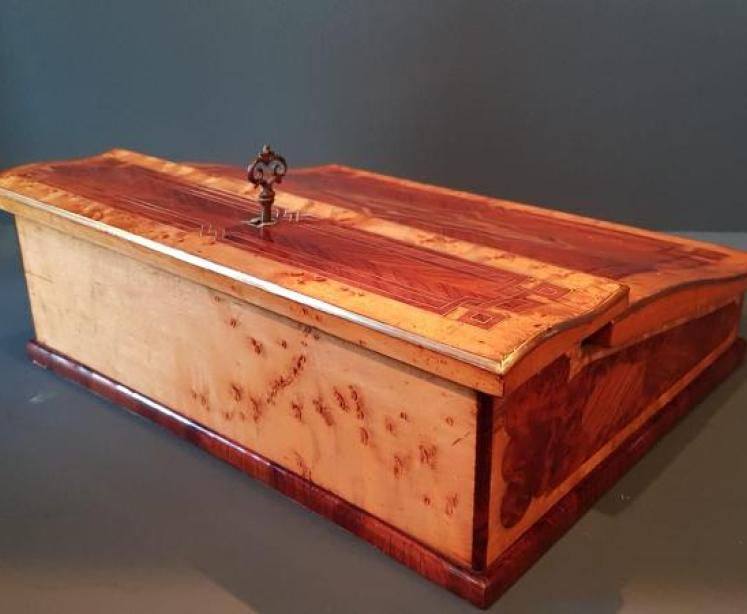 Fine Quality Early Victorian Writing Slope  - Image 4