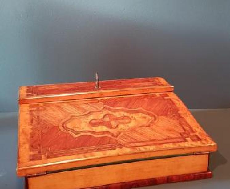 Fine Quality Early Victorian Writing Slope  - Image 5