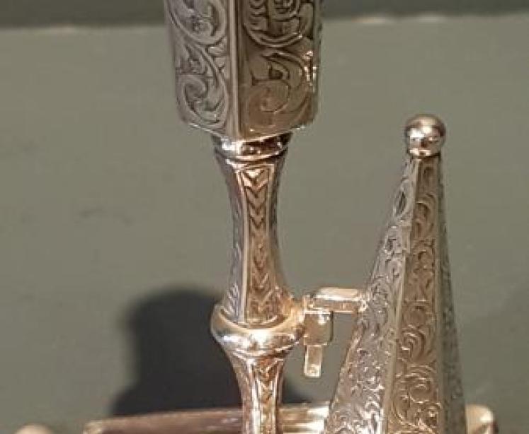 Small Early Victorian Engraved Silver Chamber Stick and Snuffer - Image 4