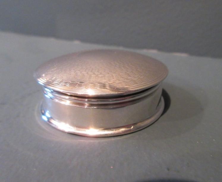 Immaculate George V Period Silver Domed Top Pill Box - Image 7