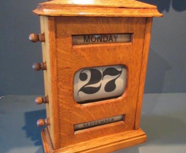 Large Victorian Solid Oak Perpetual Desk Calendar - Image 2