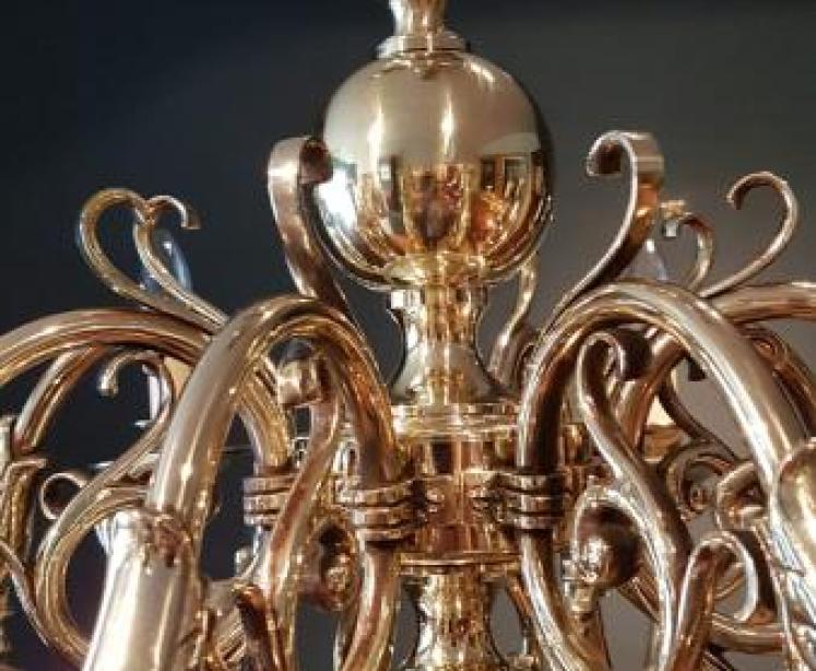 Superb Edwardian Brass Eight arm Chandelier - Image 3