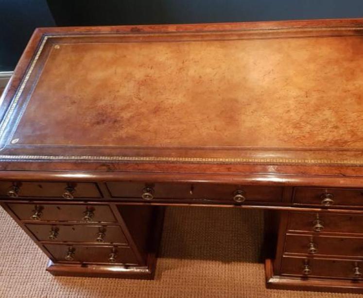 Outstanding Victorian Burr Walnut Pedestal Desk - Image 4